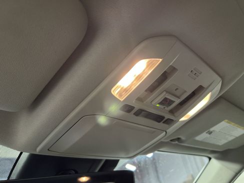 Used 2023 Toyota Highlander Platinum image 37