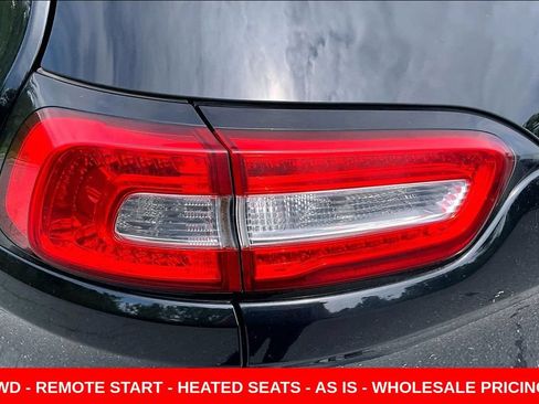 Used 2018 Jeep Cherokee Latitude w/ Altitude Package AWD/4WD image 22