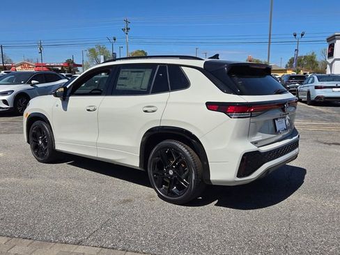 New 2026 Volkswagen Tiguan SE R-Line image 9