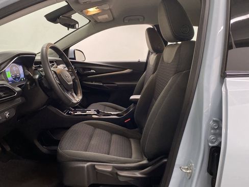 Used 2023 Chevrolet Bolt EUV LT image 14