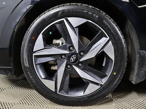 Used 2023 Hyundai Elantra Limited image 22