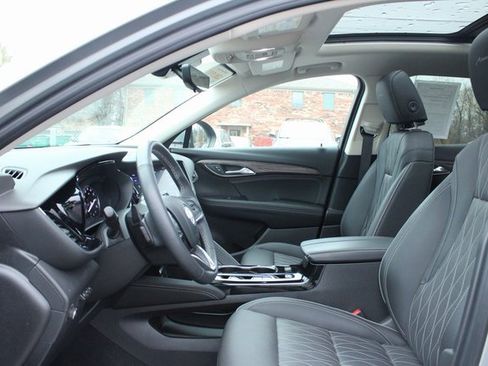 Used 2023 Buick Envision Avenir image 13