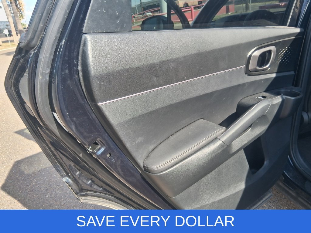 Used 2024 Kia Sorento EX AWD/4WD image 11