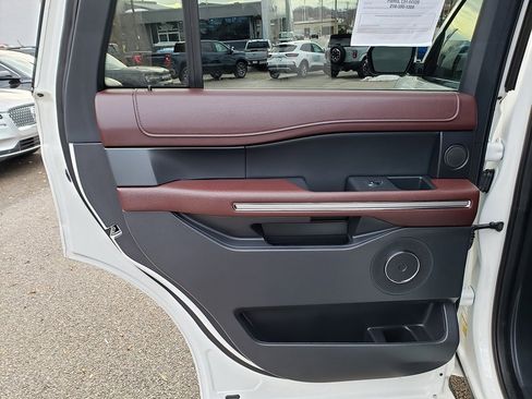 Certified 2022 Ford Expedition Limited image 12