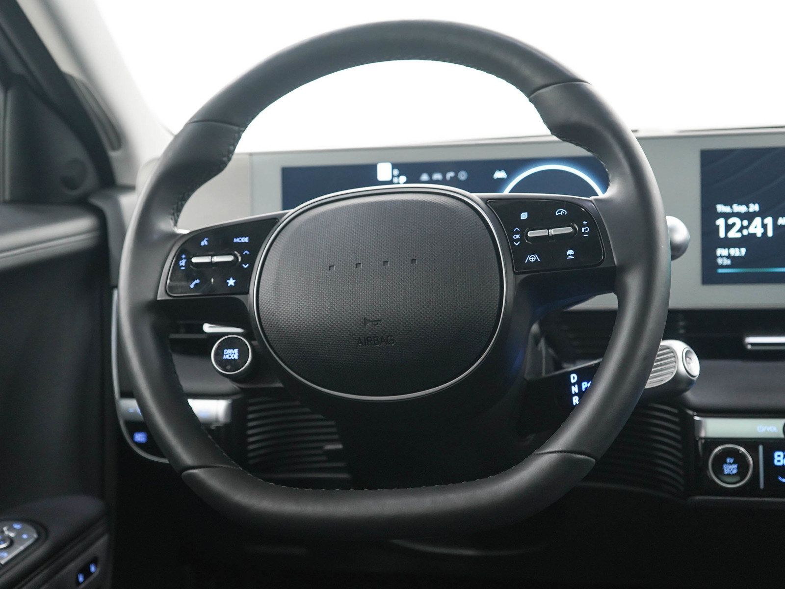 Certified 2024 Hyundai Ioniq 5 Limited AWD/4WD image 17