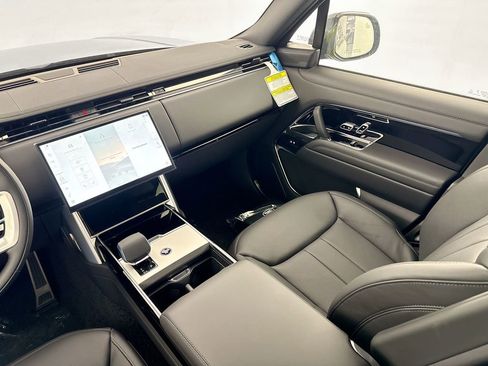 New 2026 Land Rover Range Rover Long Wheelbase SE AWD/4WD image 24