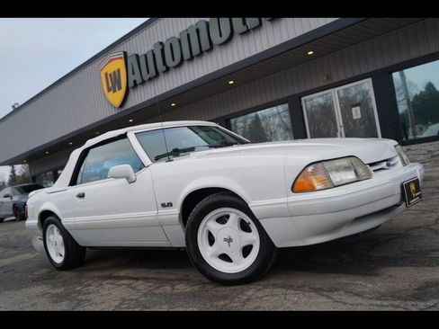 Used 1993 Ford Mustang LX image 1