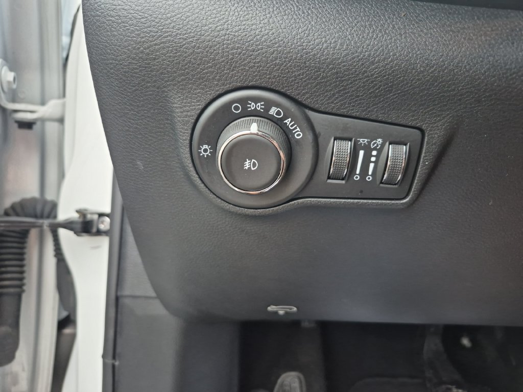 Used 2025 Jeep Compass Limited w/ Elite Group AWD/4WD image 18