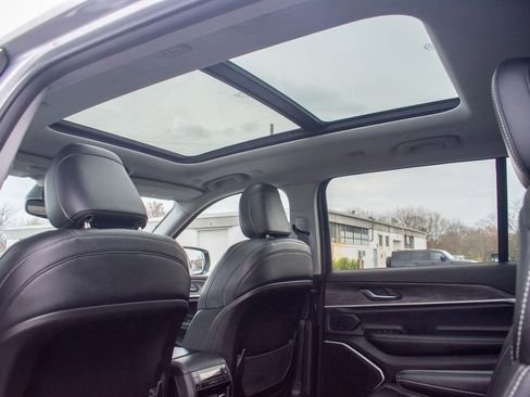 Used 2021 Jeep Grand Cherokee L Limited image 33