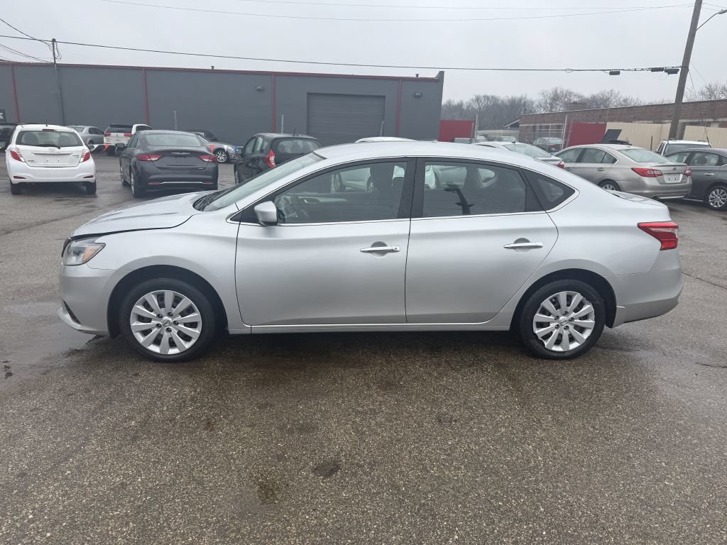 Used 2016 Nissan Sentra S FWD image 2