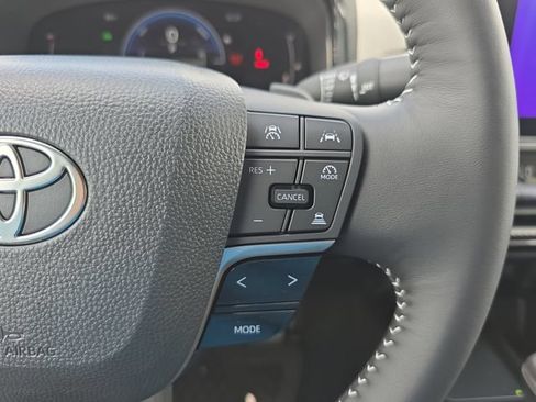 New 2026 Toyota Camry SE FWD image 17