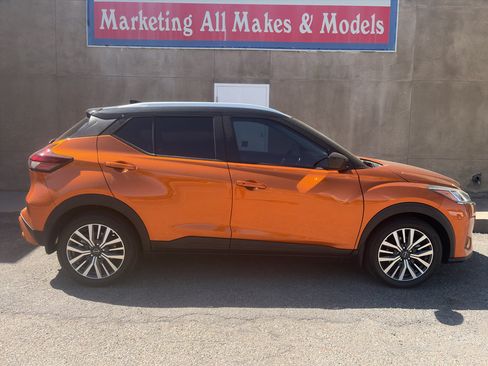 Used 2023 Nissan Kicks SV FWD image 4