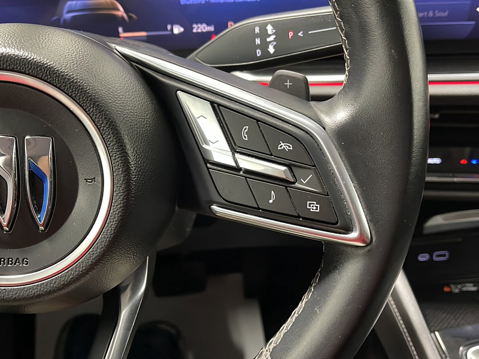 Used 2024 Buick Envision Preferred AWD/4WD image 7