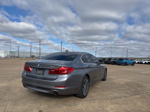 Used 2019 BMW 530i w/ Convenience Package image 8