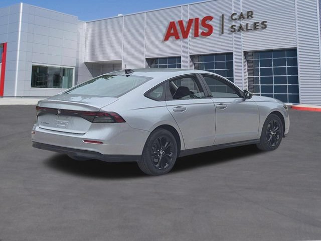 Used 2025 Honda Accord SE image 6