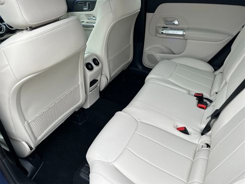 New 2025 Mercedes-Benz GLB 250 4MATIC image 12