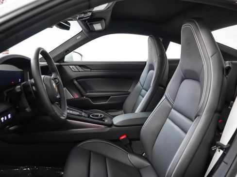 Used 2025 Porsche 911 Carrera 4 GTS image 5