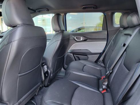 Used 2023 Jeep Compass Latitude w/ Convenience Group AWD/4WD image 32