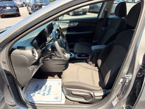 Used 2023 Kia Forte LXS FWD image 10