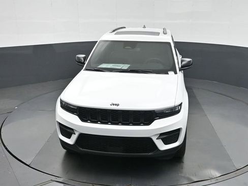 New 2025 Jeep Grand Cherokee Altitude AWD/4WD image 26