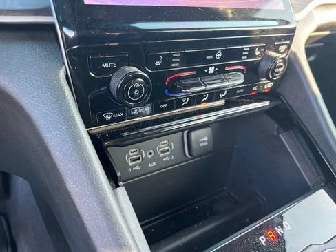 Used 2023 Jeep Grand Cherokee Limited RWD image 24