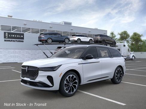 New 2026 Lincoln Nautilus Reserve image 1