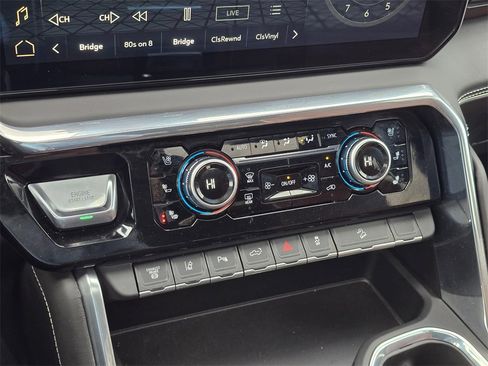 Used 2024 GMC Sierra 3500 Denali Ultimate image 30