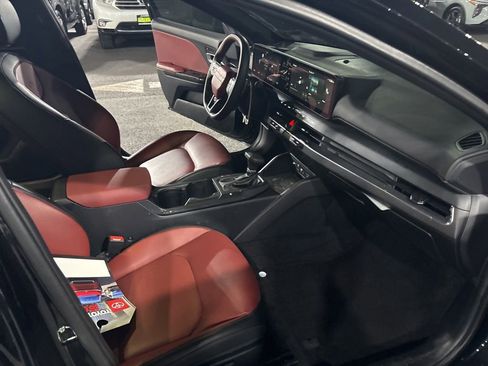 Used 2025 Kia K4 GT-Line Turbo image 3