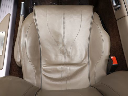 Used 2015 Aston Martin DB9 Volante Carbon Edition Convert image 22