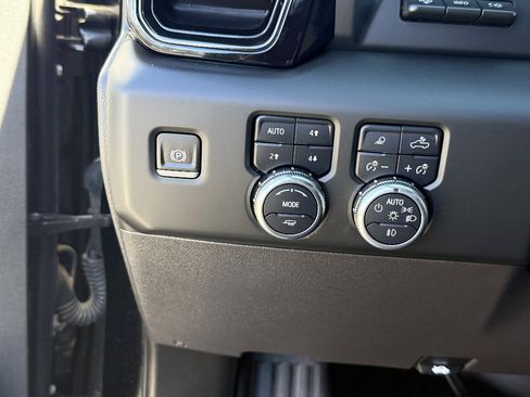 Used 2024 GMC Sierra 1500 Denali w/ Technology Package image 17