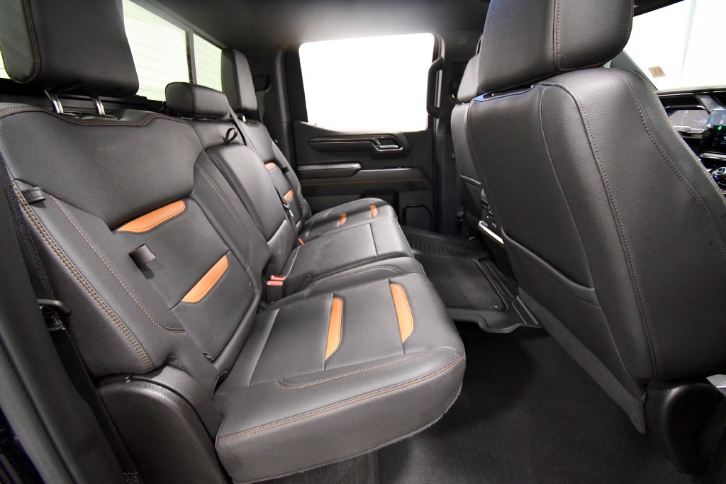 Used 2022 GMC Sierra 1500 AT4 w/ AT4 Premium Package AWD/4WD image 18
