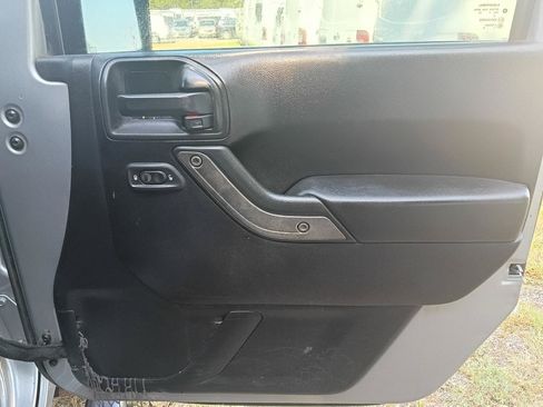 Used 2014 Jeep Wrangler Unlimited Sport AWD/4WD image 9