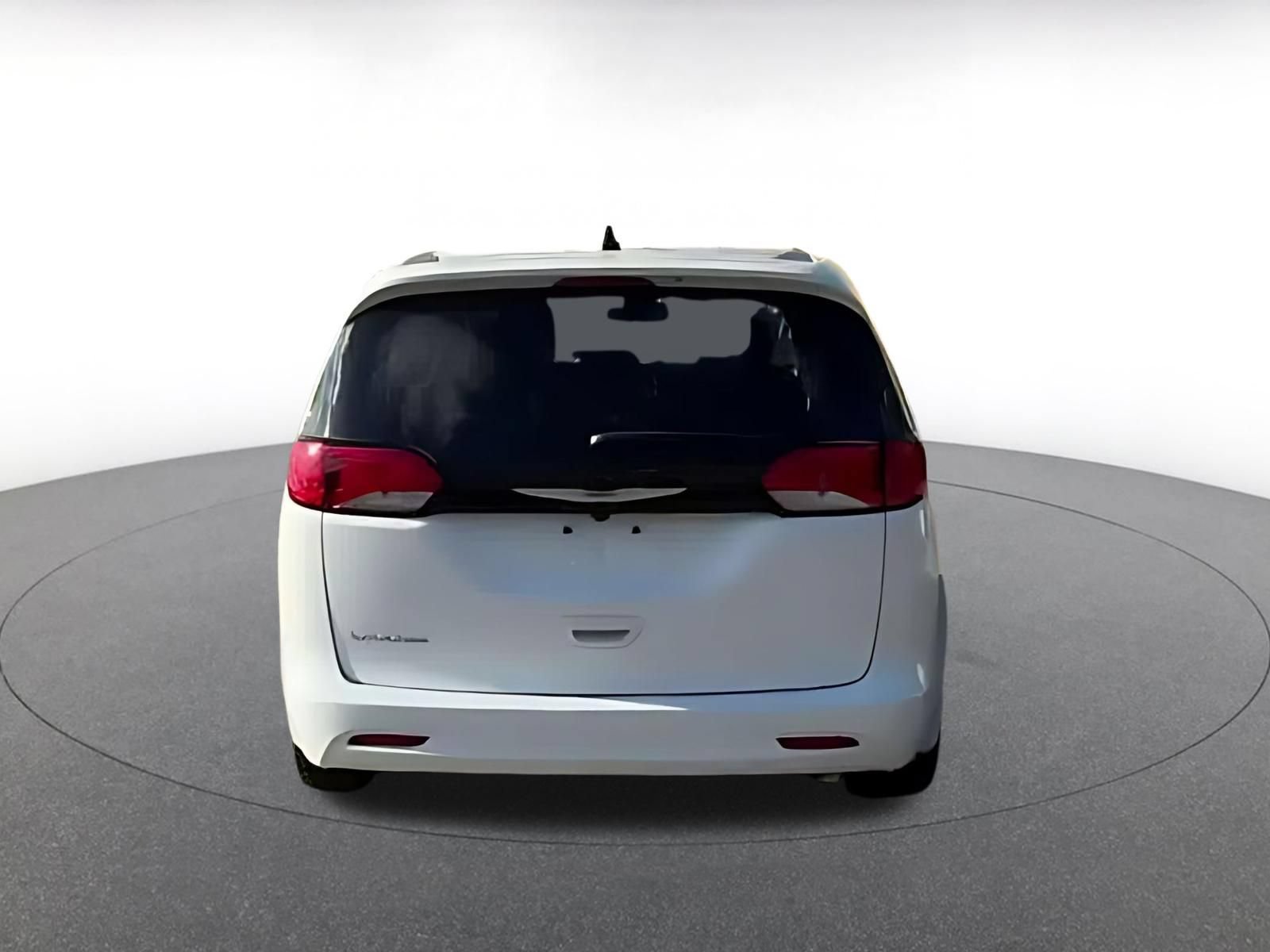 Used 2024 Chrysler Voyager LX FWD image 10