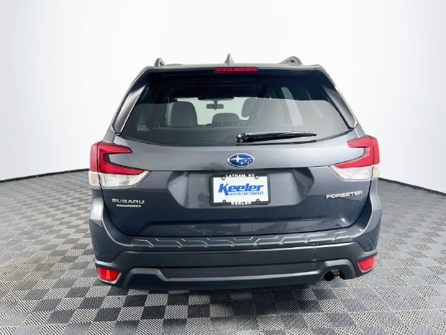Used 2022 Subaru Forester Premium AWD/4WD image 5