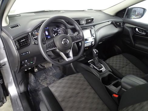 Used 2020 Nissan Rogue Sport SV image 23