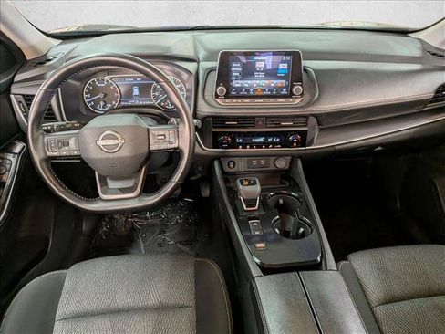 Used 2025 Nissan Rogue SV FWD image 23