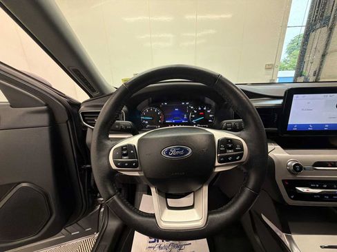 Used 2023 Ford Explorer XLT w/ Equipment Group 202A AWD/4WD image 11
