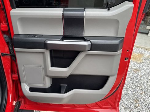 Used 2020 Ford F150 XLT image 37