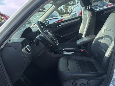 Used 2021 Volkswagen Passat 2.0T SE image 10