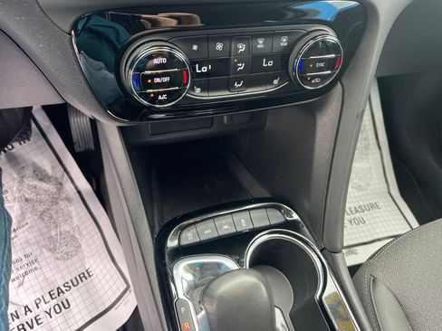 Used 2023 Buick Encore GX Select image 16