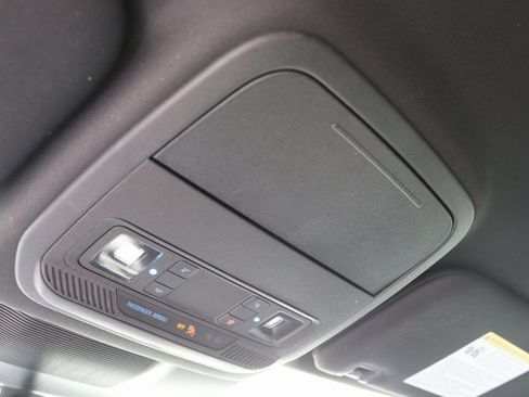 Used 2020 Ford Explorer XLT w/ Equipment Group 202A image 18