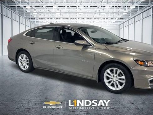 Used 2018 Chevrolet Malibu LT FWD image 3