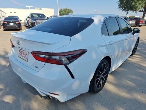 Used 2024 Toyota Camry SE FWD image 6