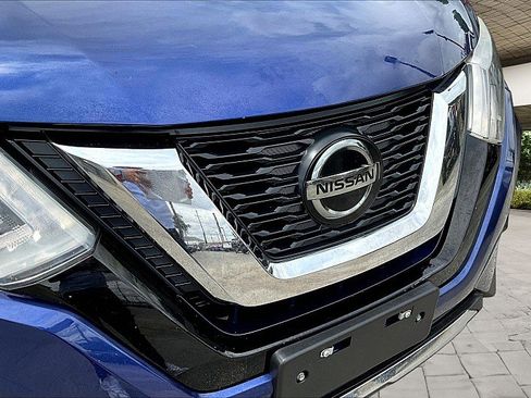 Used 2018 Nissan Rogue SV w/ Premium Package image 27