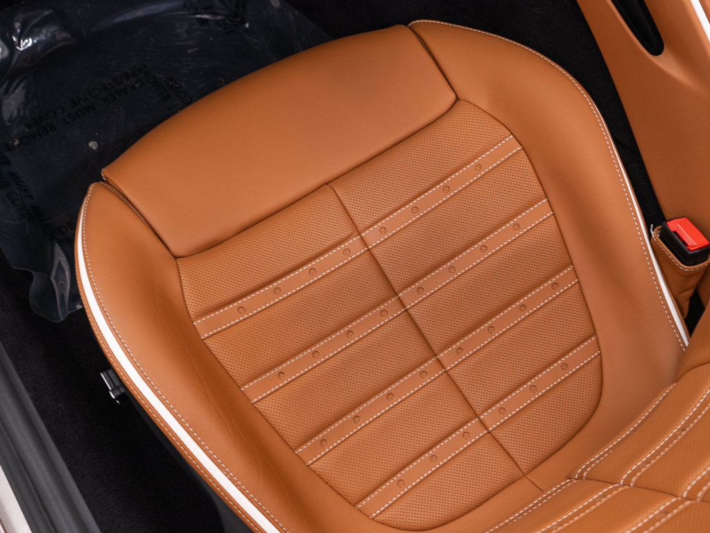 Used 2025 Ferrari Roma Spider RWD image 26