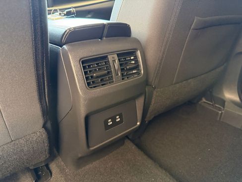 Used 2025 Nissan Rogue SV FWD image 24