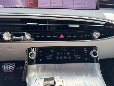 New 2026 Genesis Electrified GV70 image 24