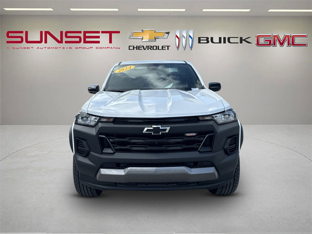 Certified 2024 Chevrolet Colorado Trail Boss AWD/4WD image 2