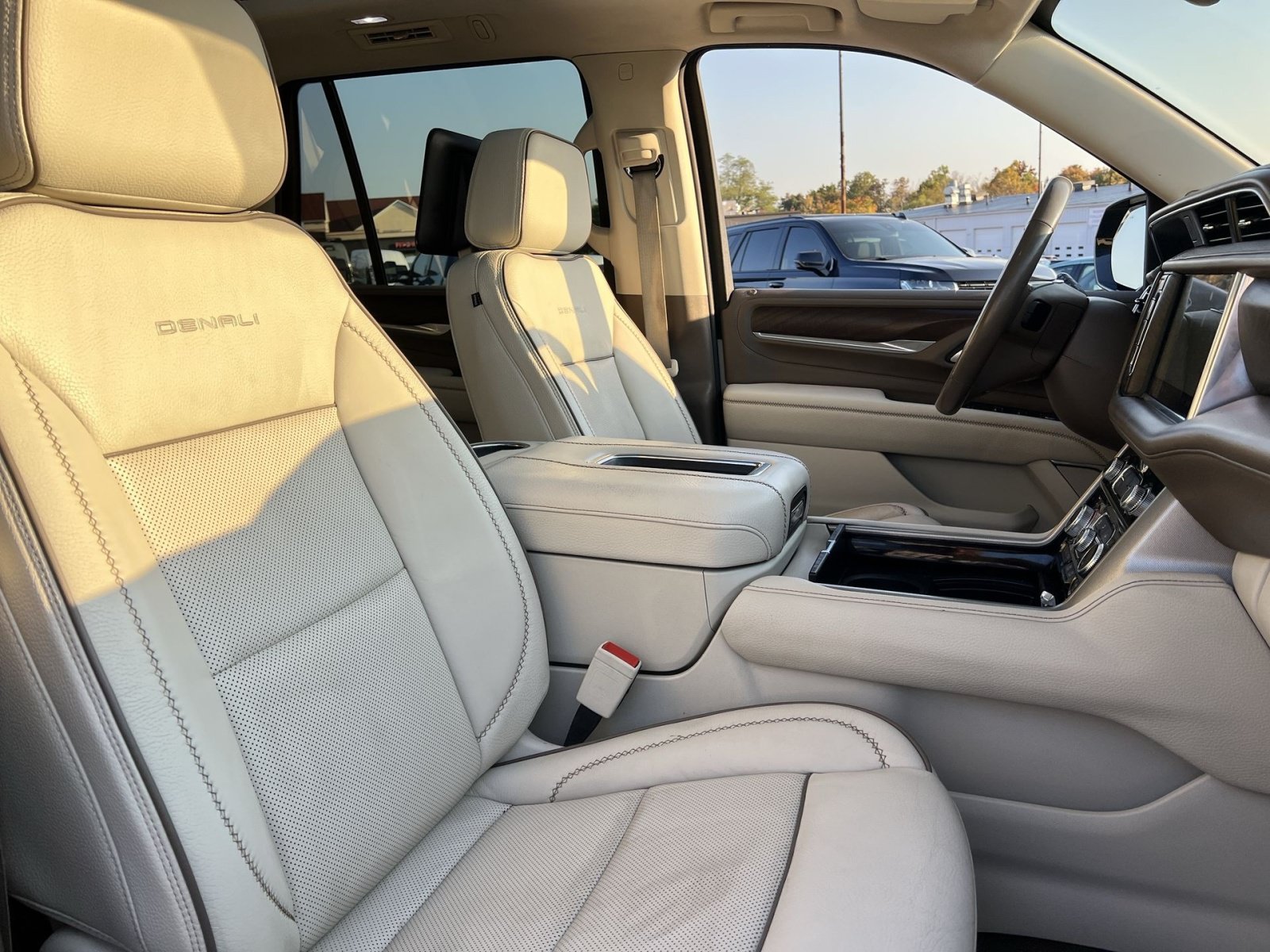 Used 2021 GMC Yukon Denali AWD/4WD image 29