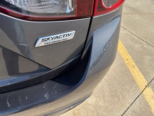 Used 2016 MAZDA MAZDA3 i Sport w/ Preferred Equipment Package FWD image 4